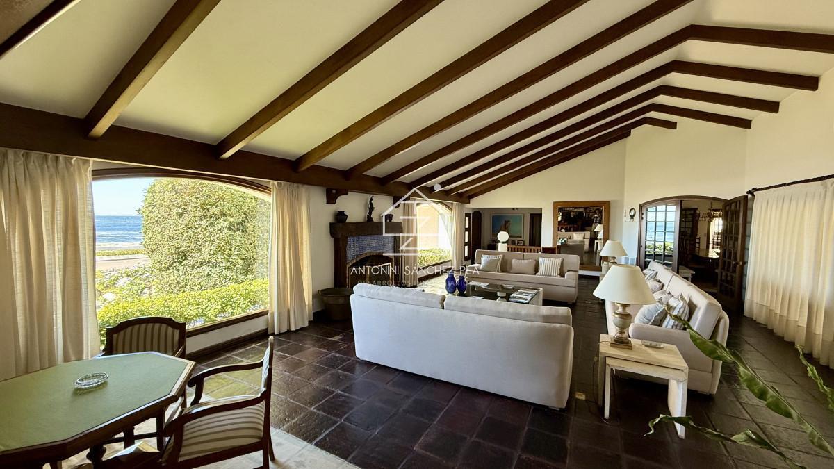 Foto de Venta Exclusiva CASA 8 Dormitorios Peninsula Punta Del este, imagen 4
