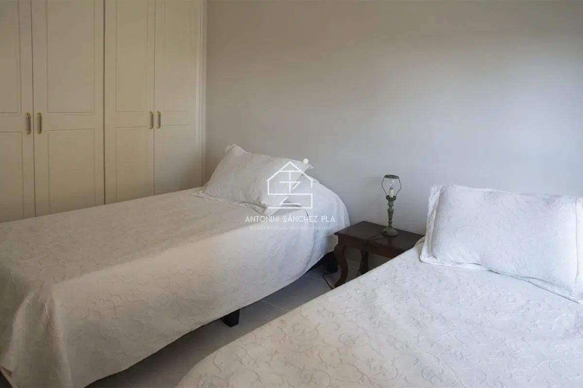 Departamento de 3 dormitorios en venta frente a Playa Mansa, Coral Tower 4
