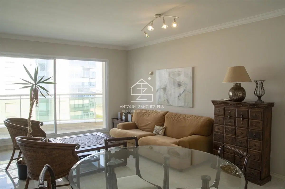 Departamento de 3 dormitorios en venta frente a Playa Mansa, Coral Tower 2