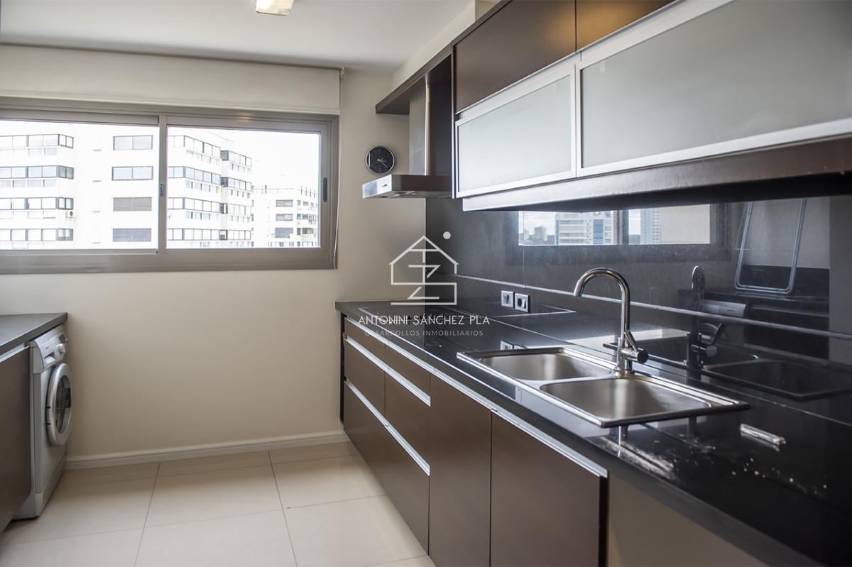 Foto de Increíble apartamento con excelente vista al mar. Torre Imperiale., imagen 2