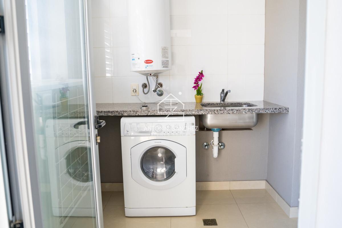 Foto de VENTA DE APARTAMENTO 4 DORMITORIOS CON VISTA AL MAR, imagen 2
