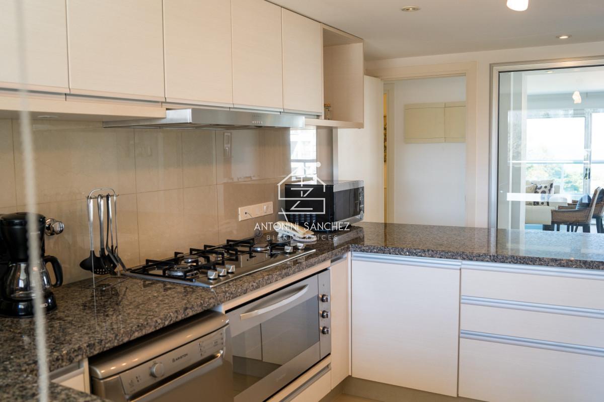 Foto de VENTA DE APARTAMENTO 4 DORMITORIOS CON VISTA AL MAR, imagen 5
