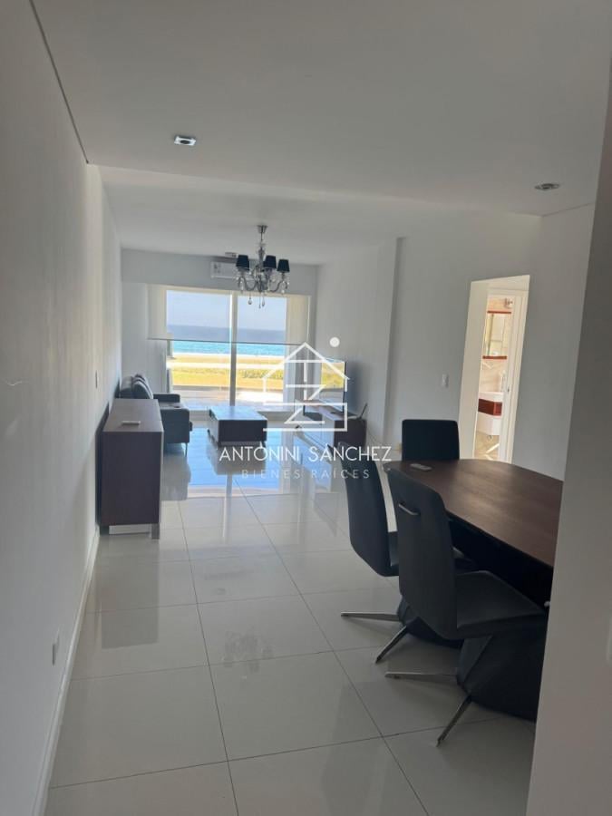 Foto de Venta apartamento dos dormitorios Punta del este Playa Mansa Vista al, imagen 2