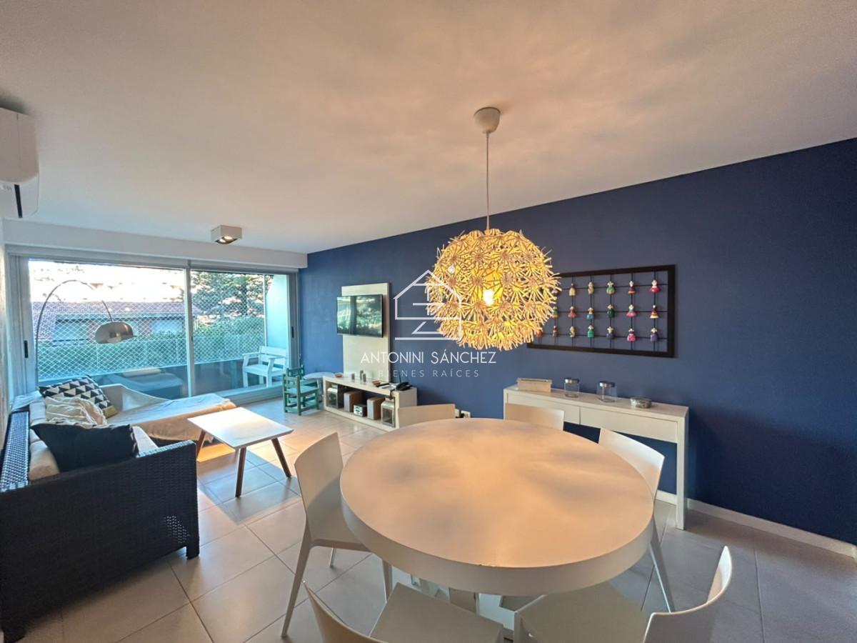 Foto de Alquiler apartamento tres dormitorios Punta del este playa Mansa, imagen 2