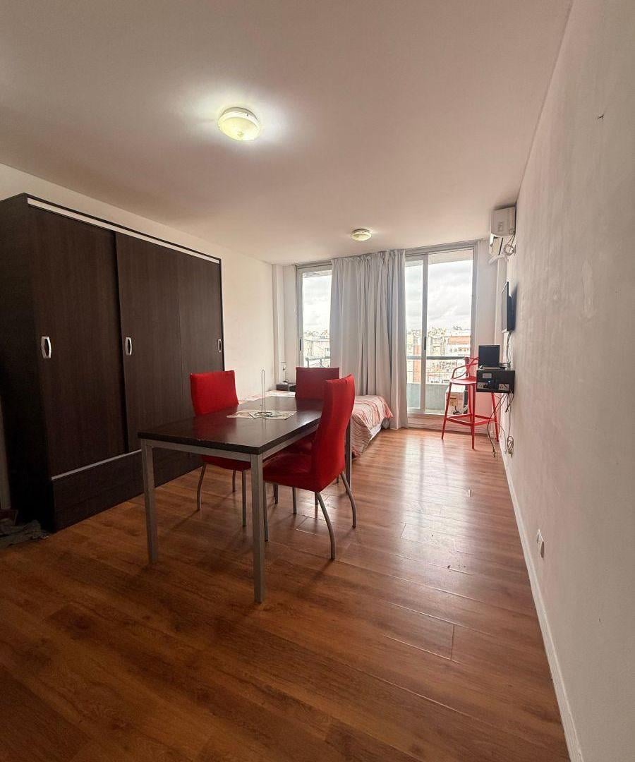 Foto de Monoambiente con balcón en venta en Balvanera, imagen 1