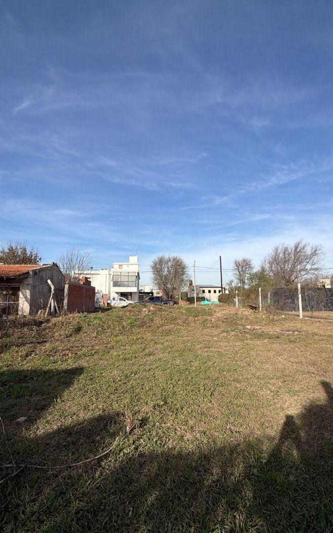 LOTE 403 M2 EN LOS OLIVOS ENTRE ESTANCIA LUCIA Y MI VALLE GOLF