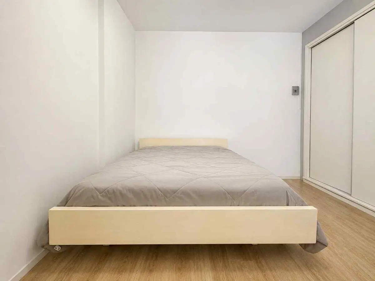 Departamento Monoambiente Reciclado con Balcón Plaza Colón 5