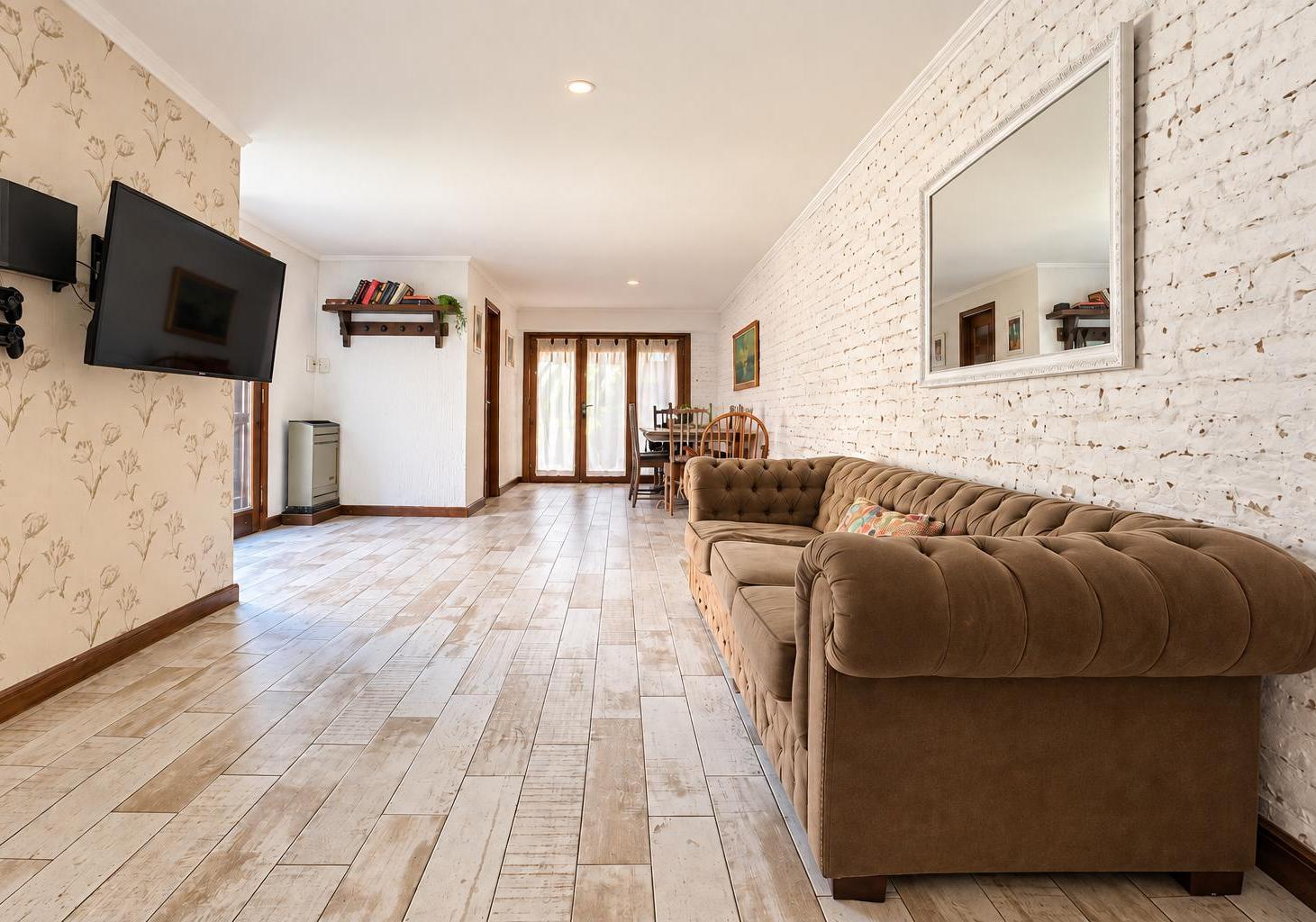 Foto de Venta Casa 4 Ambientes con Cochera Parque Luro Impecable, imagen 2