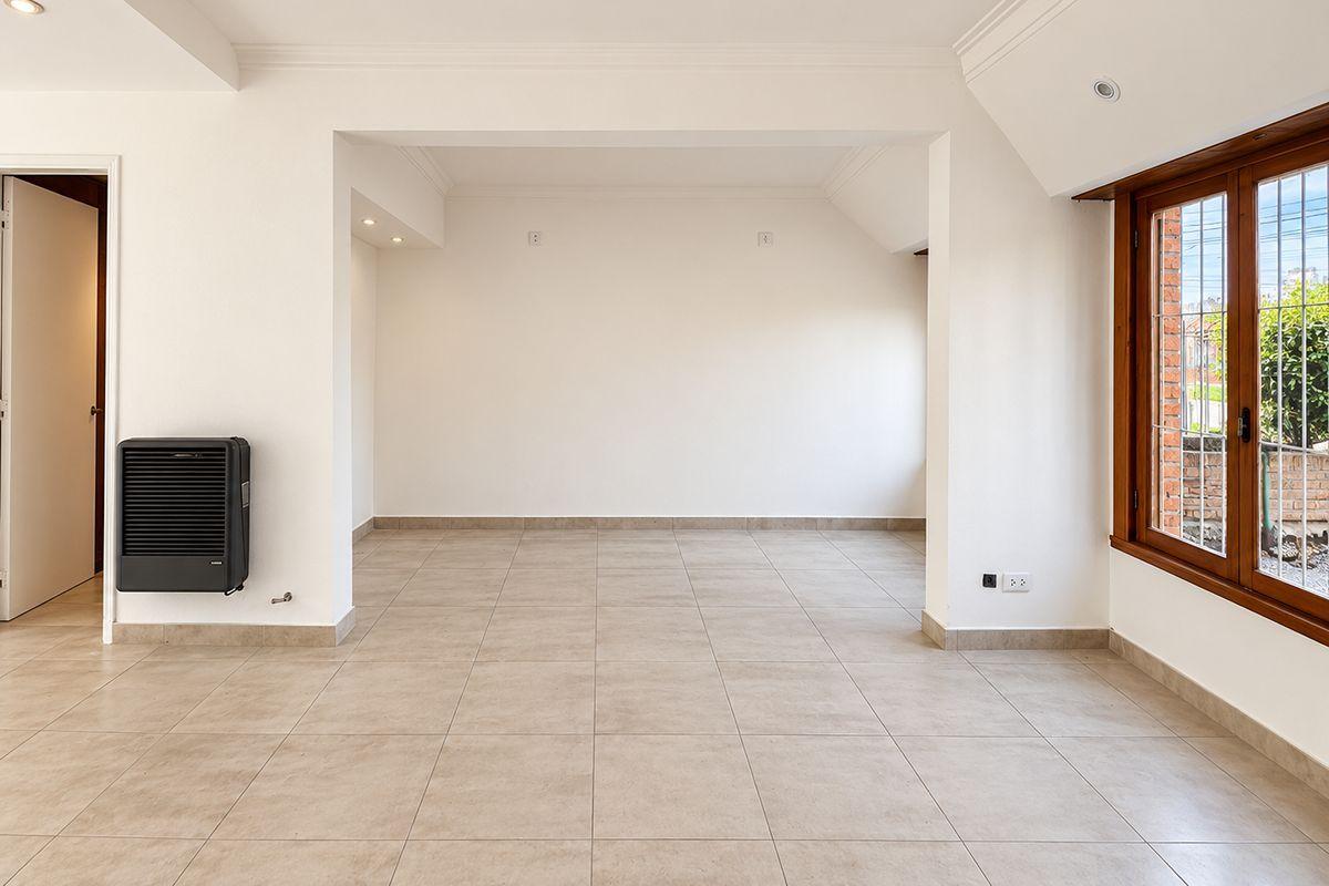 Foto de Dúplex 4 ambientes venta Punta Mogotes Mar del Plata, imagen 5