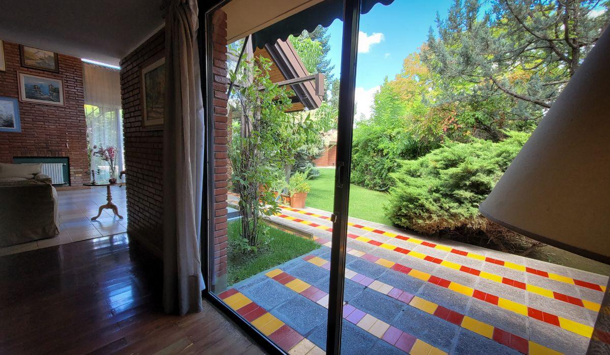 Foto de ESPECTACULAR CASA PRINCIPAL + CASA DE HÚESPEDES, CON PISCINA, QUINCHO Y, imagen 2