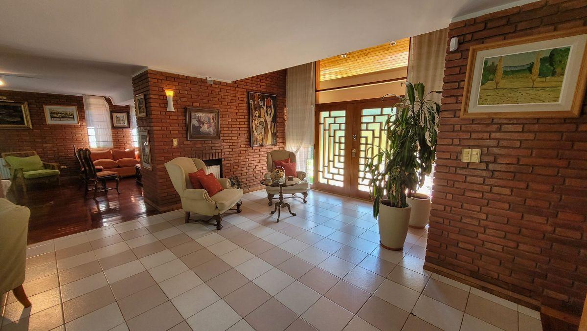 Foto de ESPECTACULAR CASA PRINCIPAL + CASA DE HÚESPEDES, CON PISCINA, QUINCHO Y, imagen 1