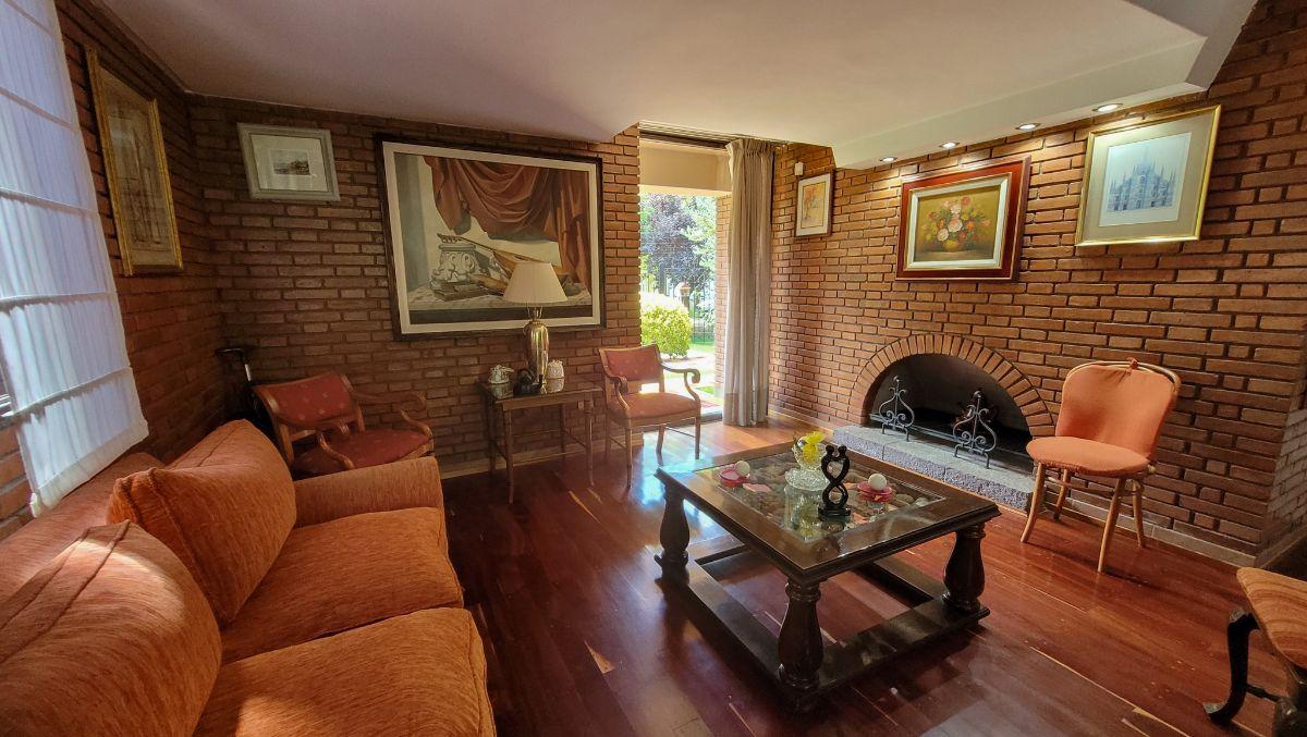 Foto de ESPECTACULAR CASA PRINCIPAL + CASA DE HÚESPEDES, CON PISCINA, QUINCHO Y, imagen 4