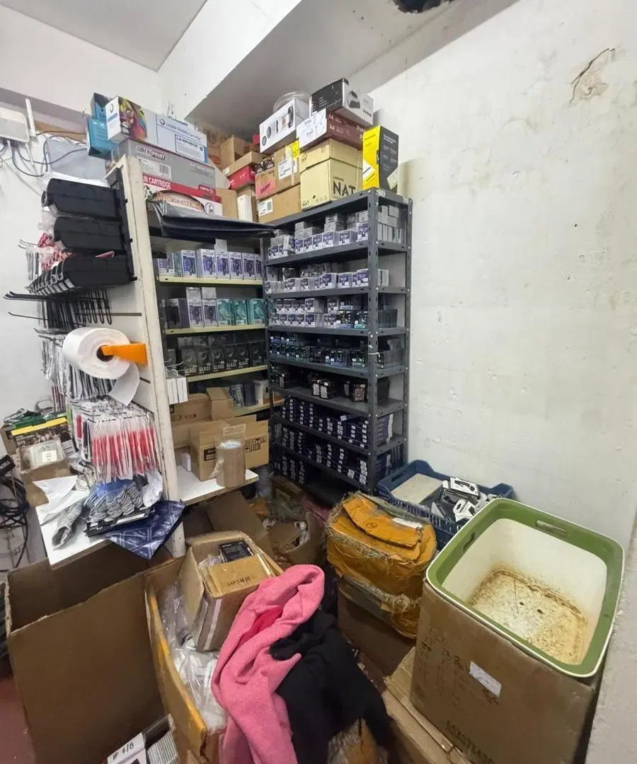 Local comercial a la calle en Once 3