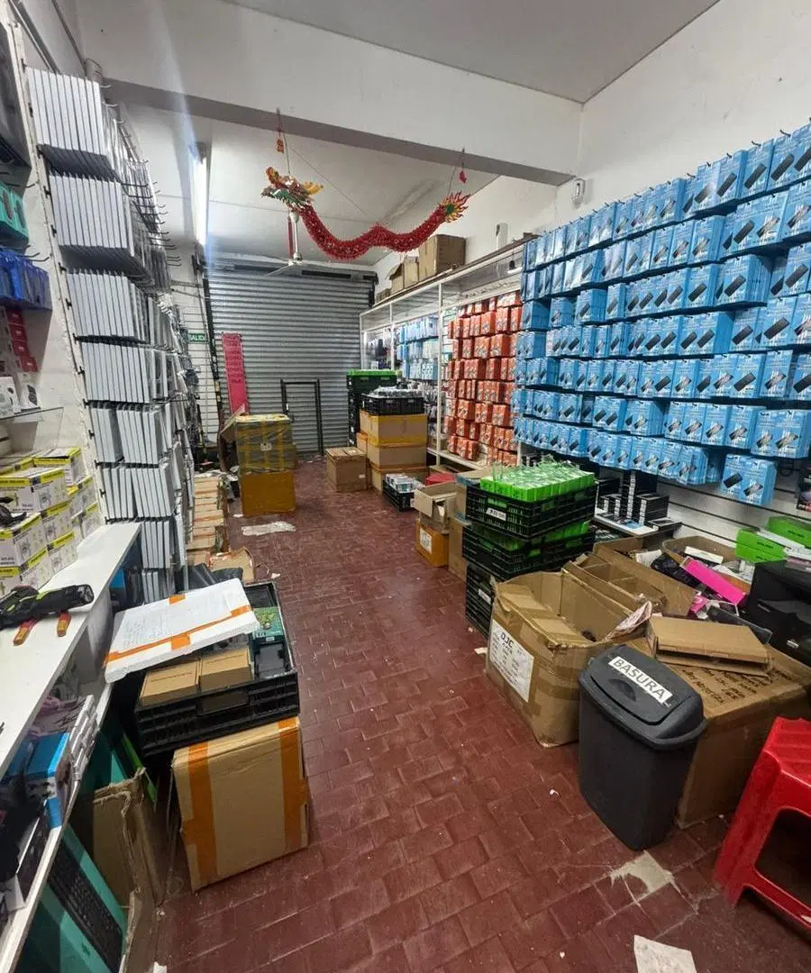 Local comercial a la calle en Once 5