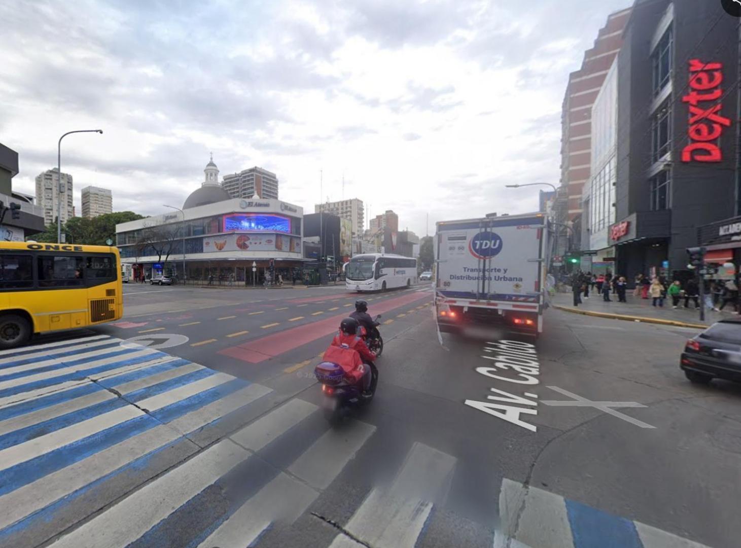 Foto de Alquiler Local Comercial sobre Cabildo, imagen 3