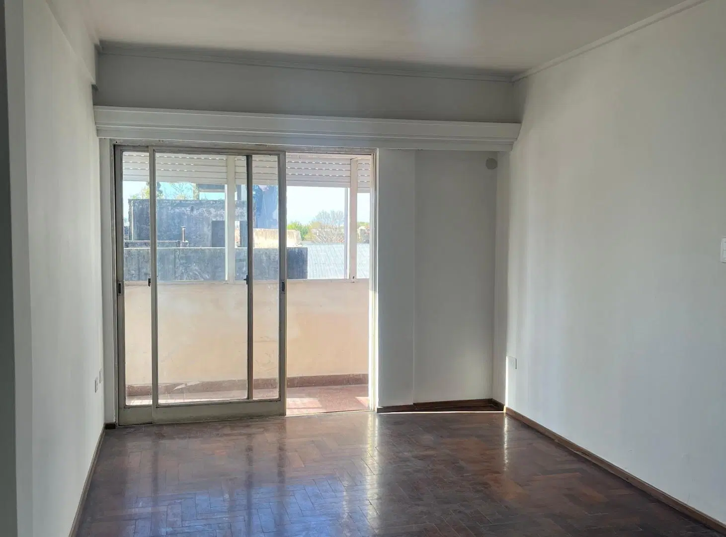 DEPARTAMENTO 3 AMBIENTES EN VENTA EN BANFIELD 2