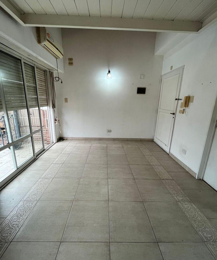 Foto de Monoambiente en alquiler en Banfield centro EXCELENTE UBICACION, imagen 4