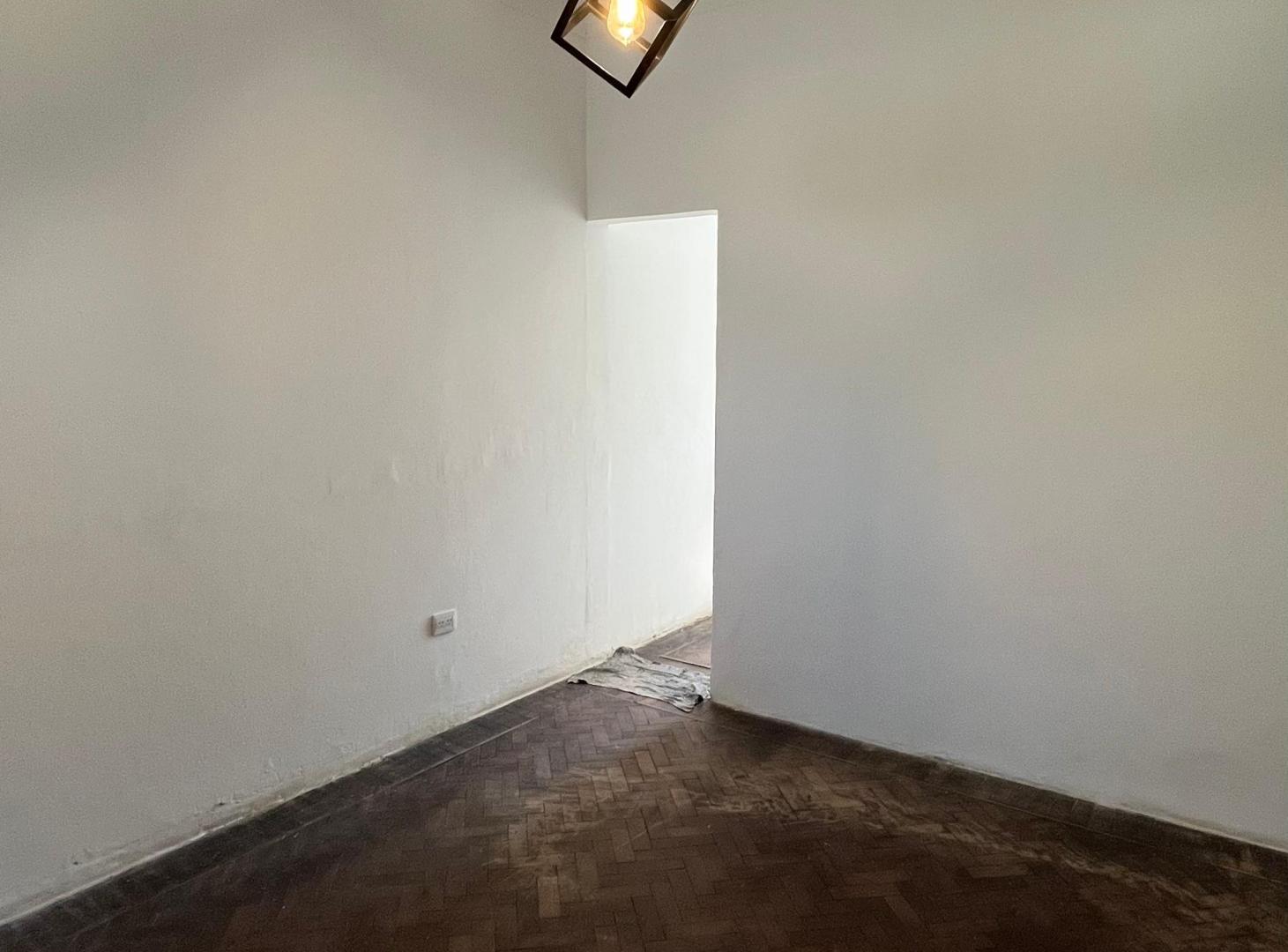 Foto de ALQUILER MONOAMBIENTE CON PATIO, SIN EXPENSAS Y GALPON EN LANUS, imagen 1