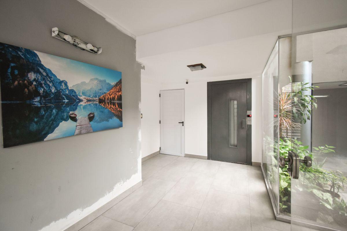 Foto de DEPARTAMENTO EN VENTA EN LANUS CON BALCON LUMINOSO, imagen 1