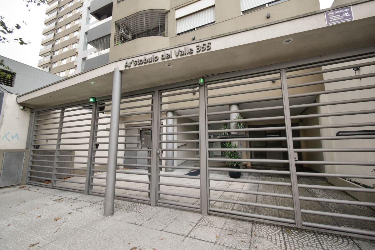 Foto de DEPARTAMENTO EN VENTA EN LANUS CON BALCON LUMINOSO, imagen 4