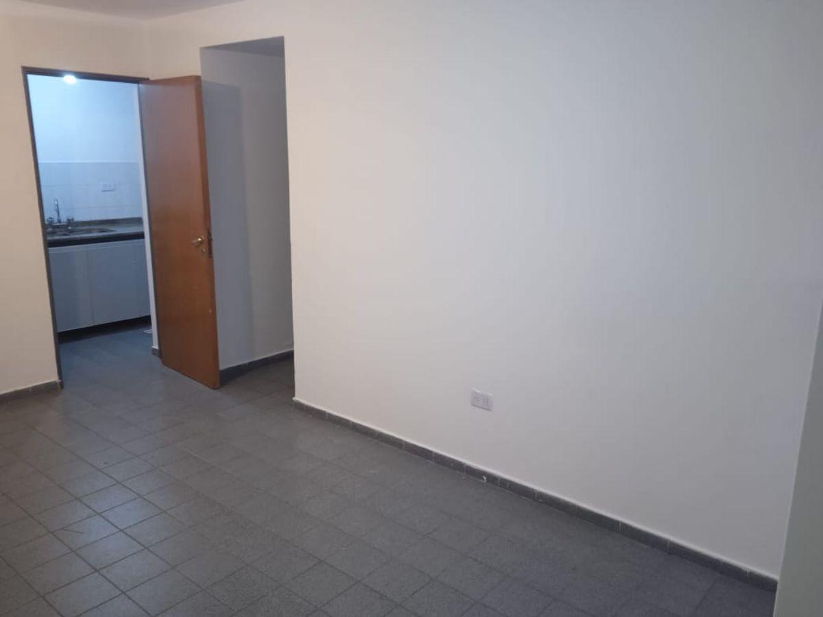 Foto de ALQUILER – $430.000 Depto de 1 dormitorio con balcón – B° Alto Alberdi, imagen 3