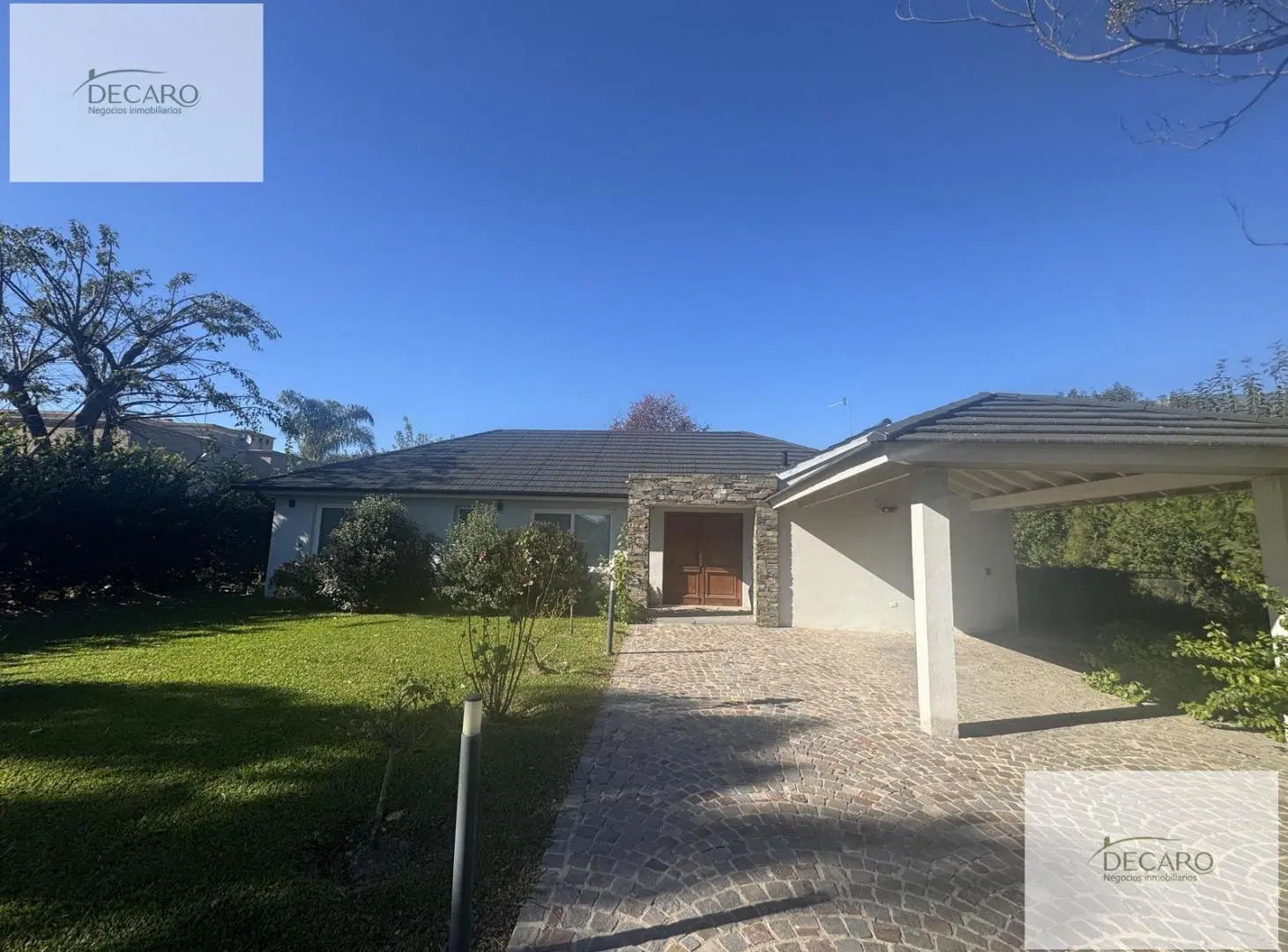Casa en Altos De Manzanares, terreno de 1500 metros, impecable. 4