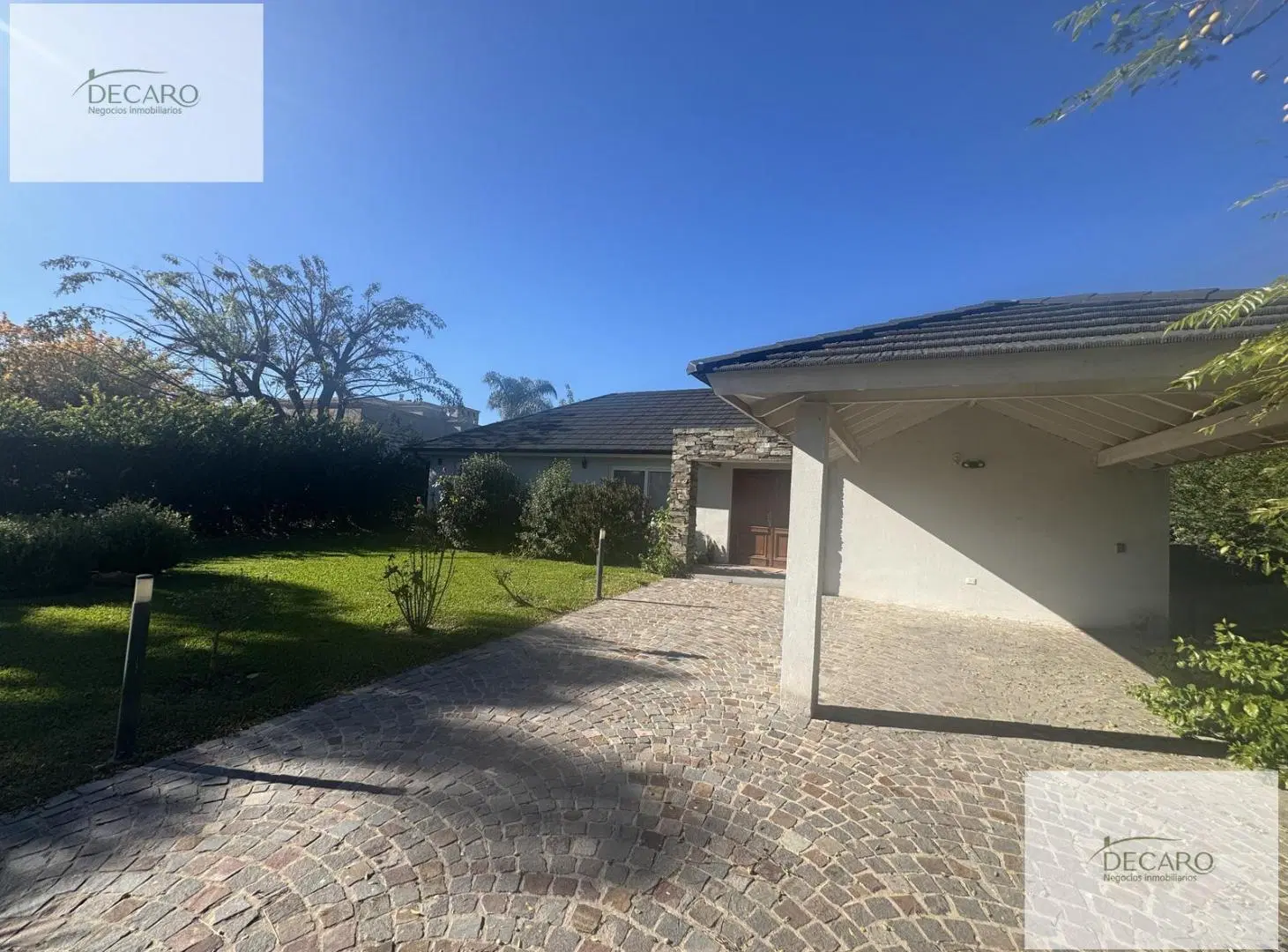 Casa en Altos De Manzanares, terreno de 1500 metros, impecable. 2