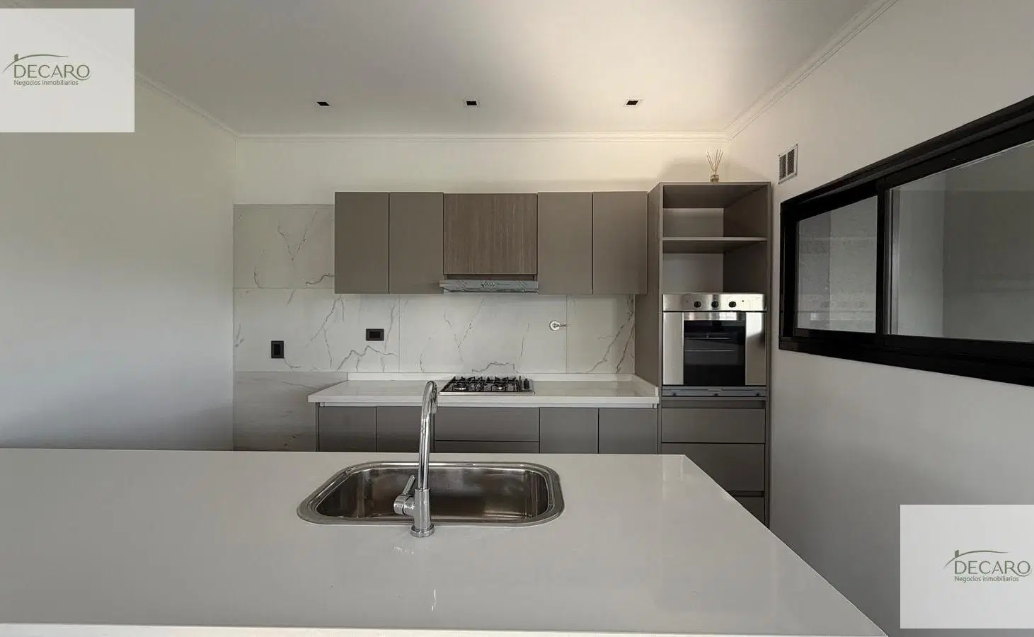 Hermosa casa desarrollada en 1 planta 2