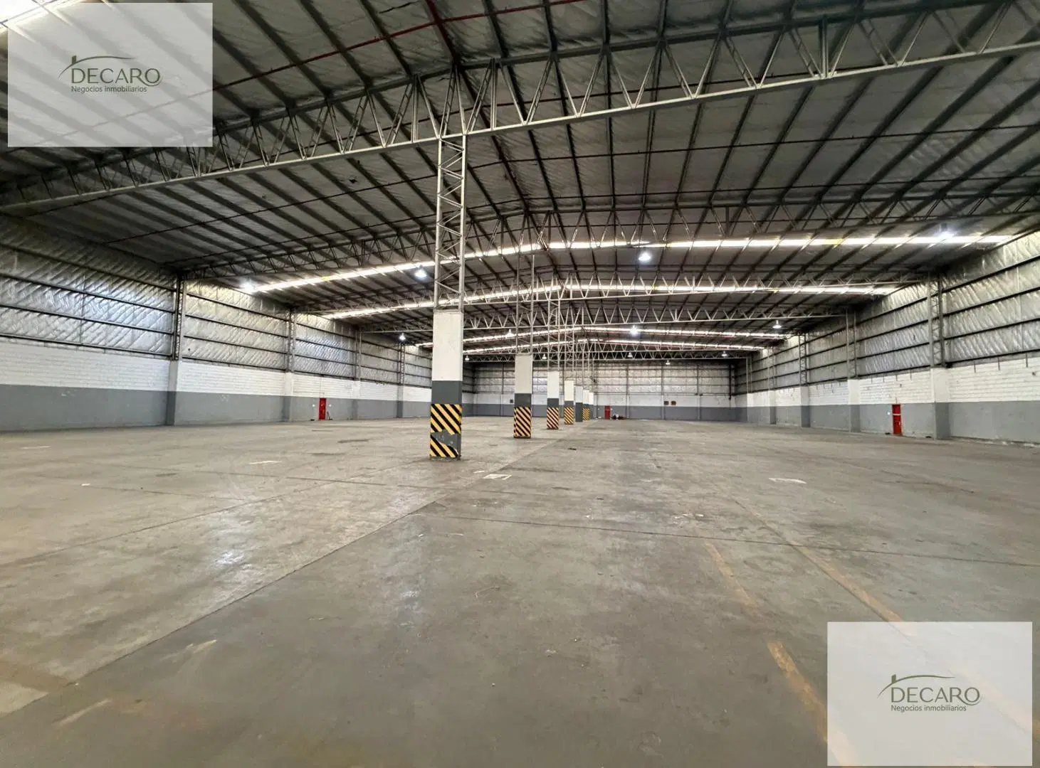 Galpón en Parque Industrial Pilar, 4 despachos , 5000 m2 cubiertos. 3
