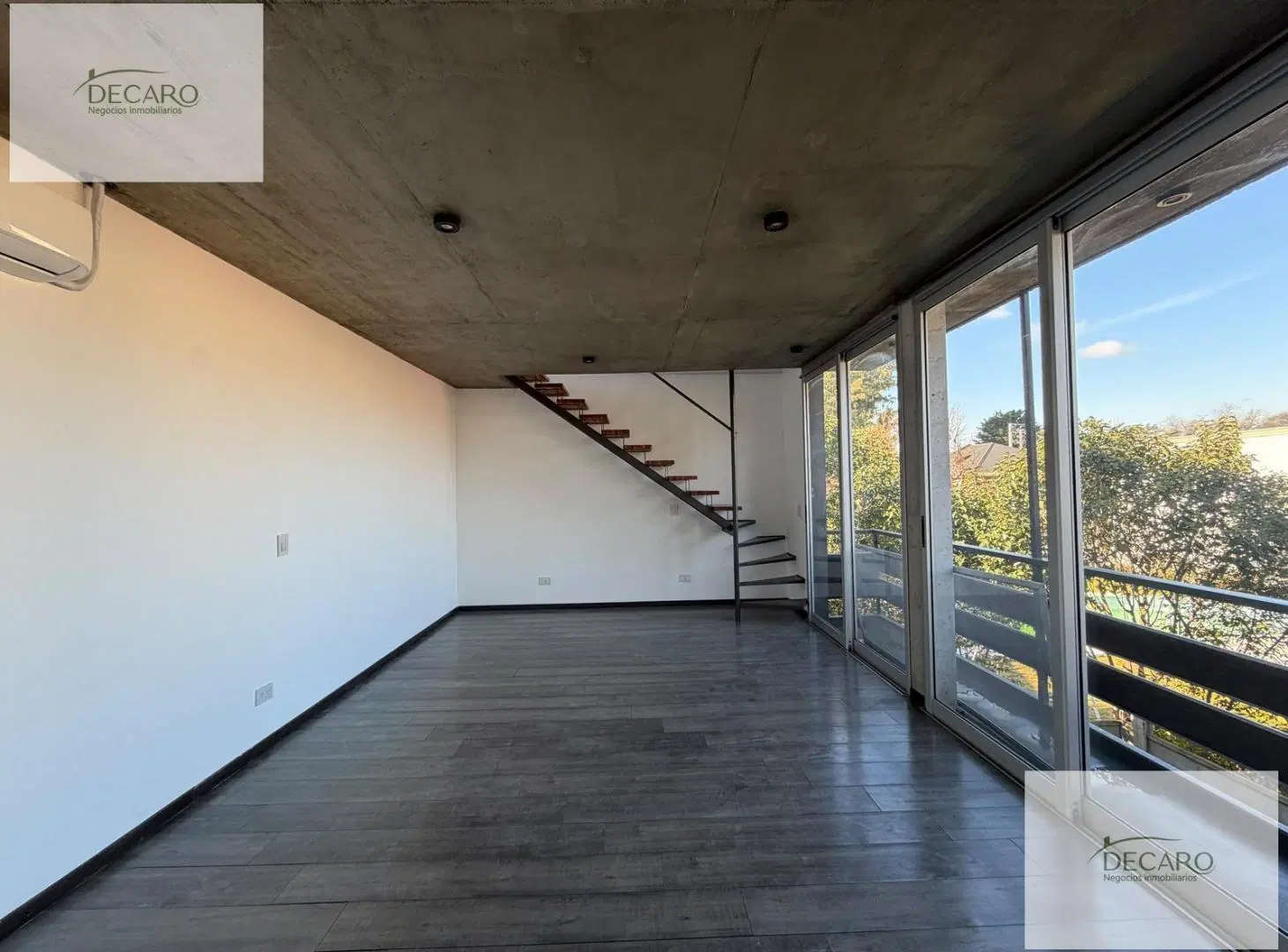 Alquiler de Monoambiente con terraza Barrio semi cerrado Montecarlo 2