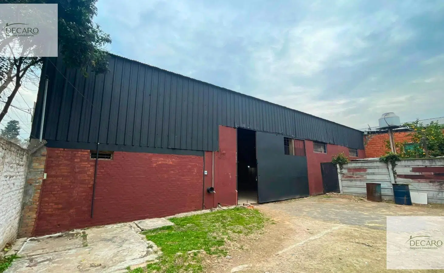Galpón o deposito de 340 metros en alquiler. Pilar 3