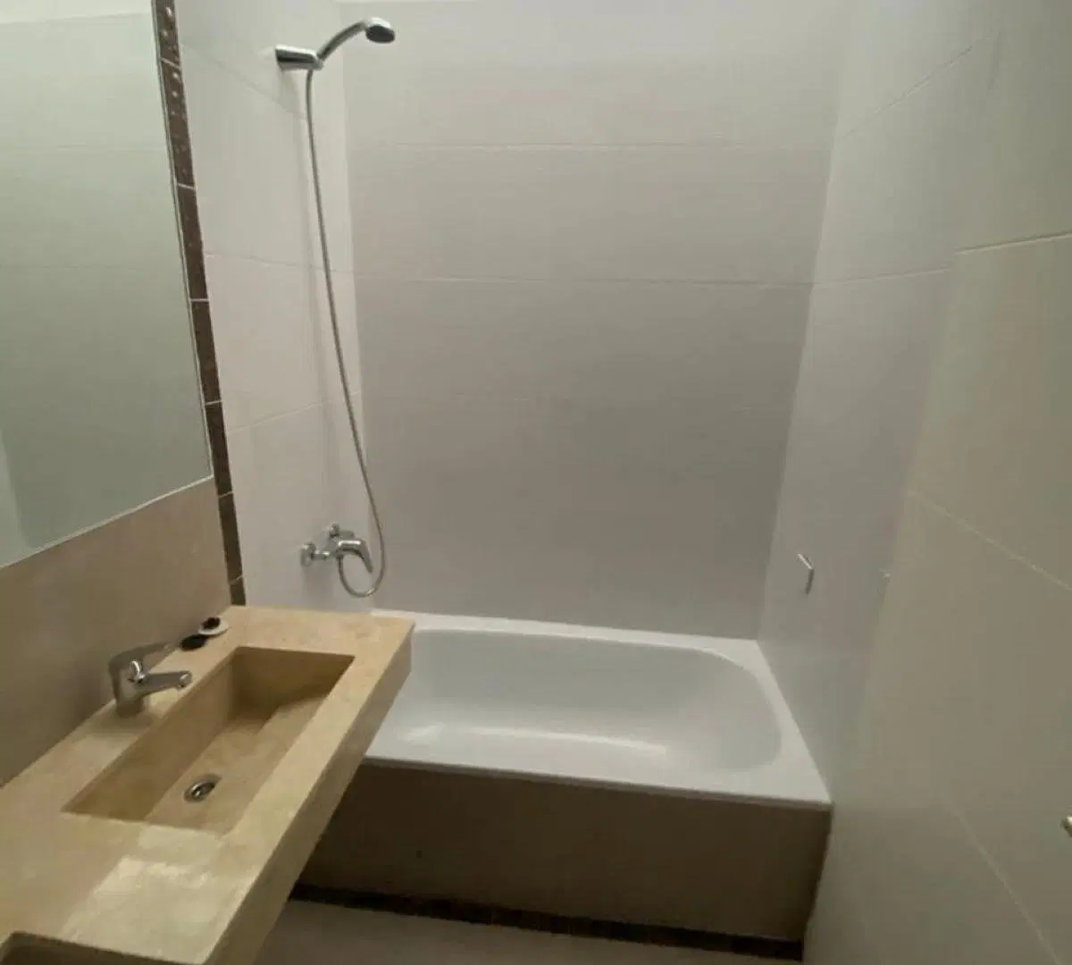 Casa en alquiler de 3 ambientes en Pilar 1