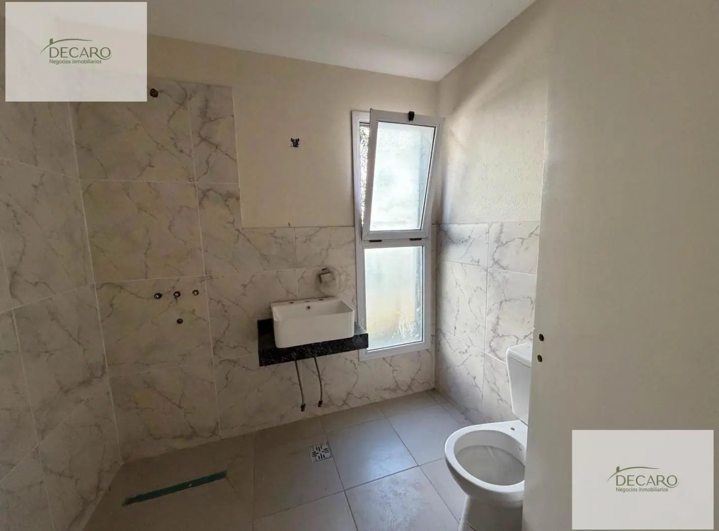 Casa para la venta de 5 ambientes en Santa Elena 4