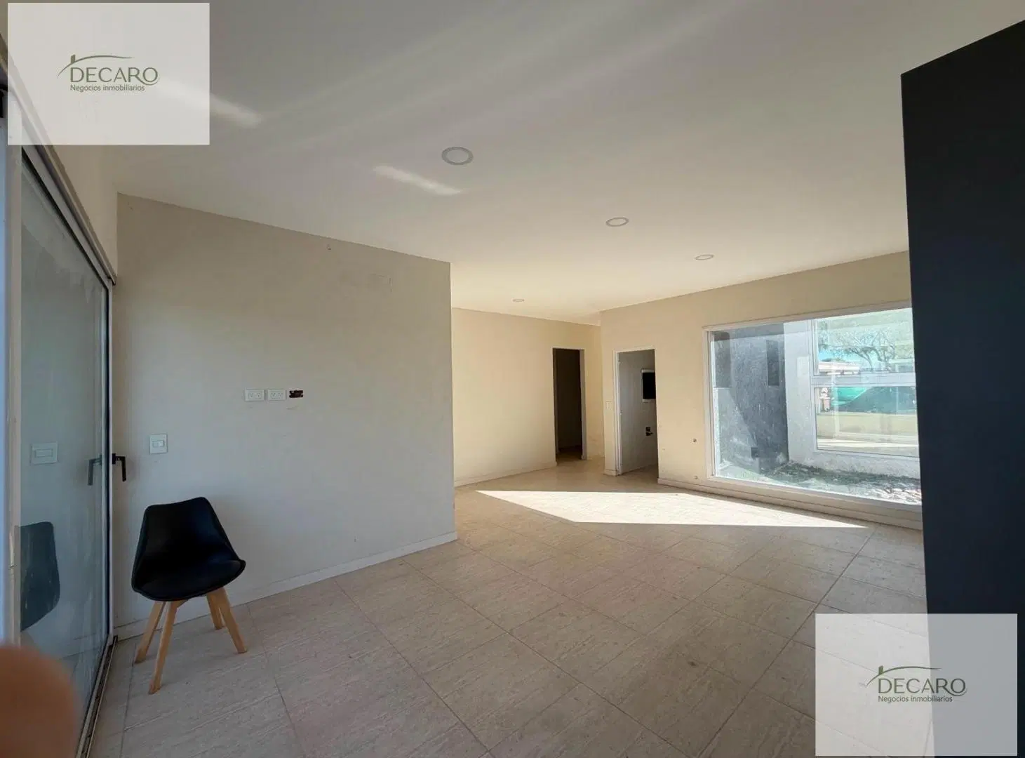 Casa para la venta de 5 ambientes en Santa Elena 2