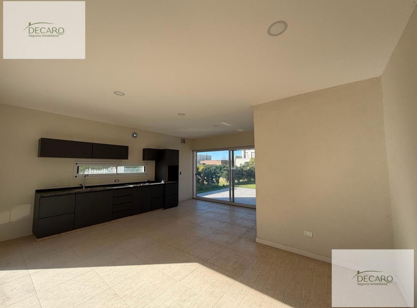 Foto de Casa para la venta de 5 ambientes en Santa Elena, imagen 1