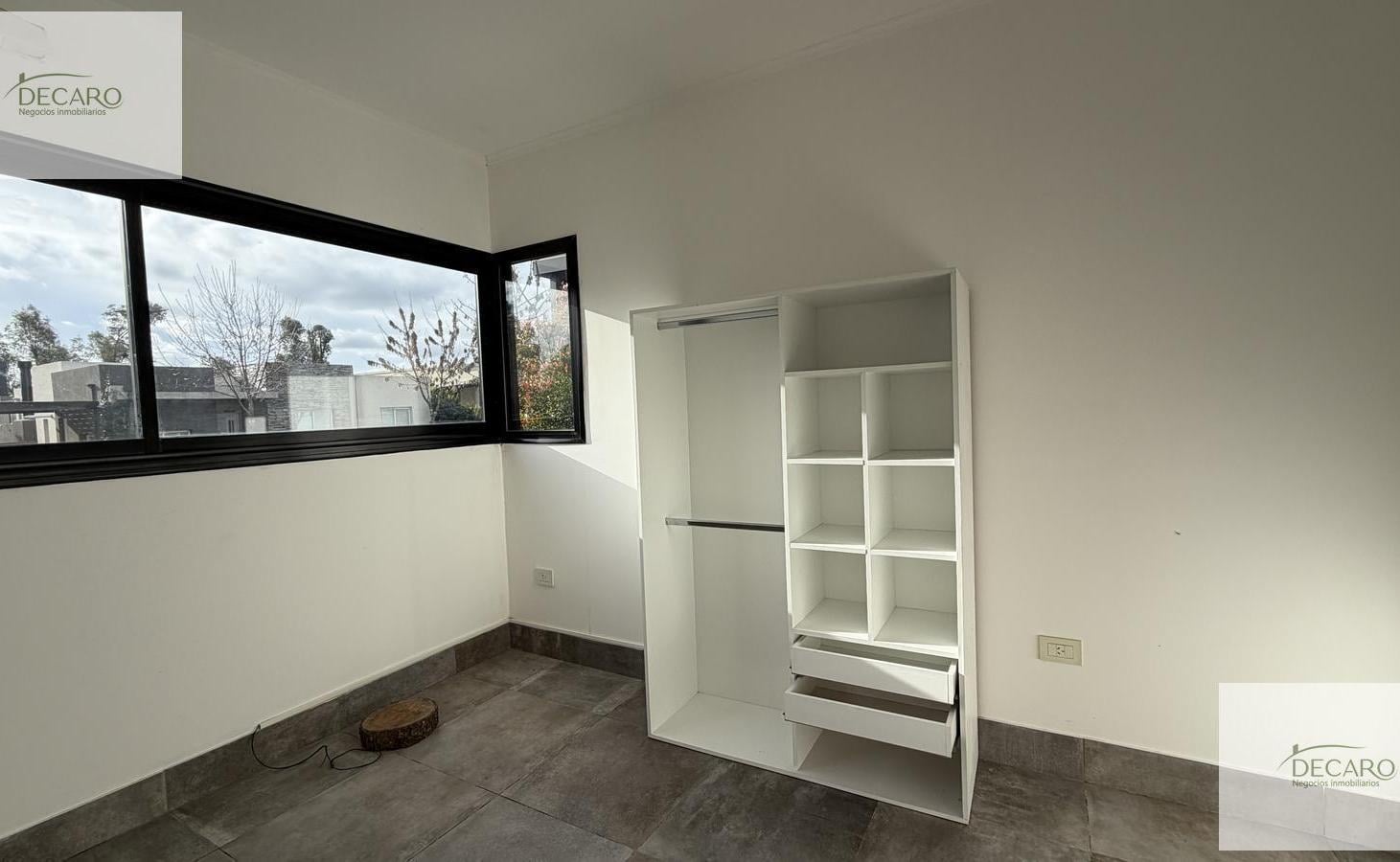 Foto de Casa en alquiler de 4 ambientes en Santa Elena, imagen 3