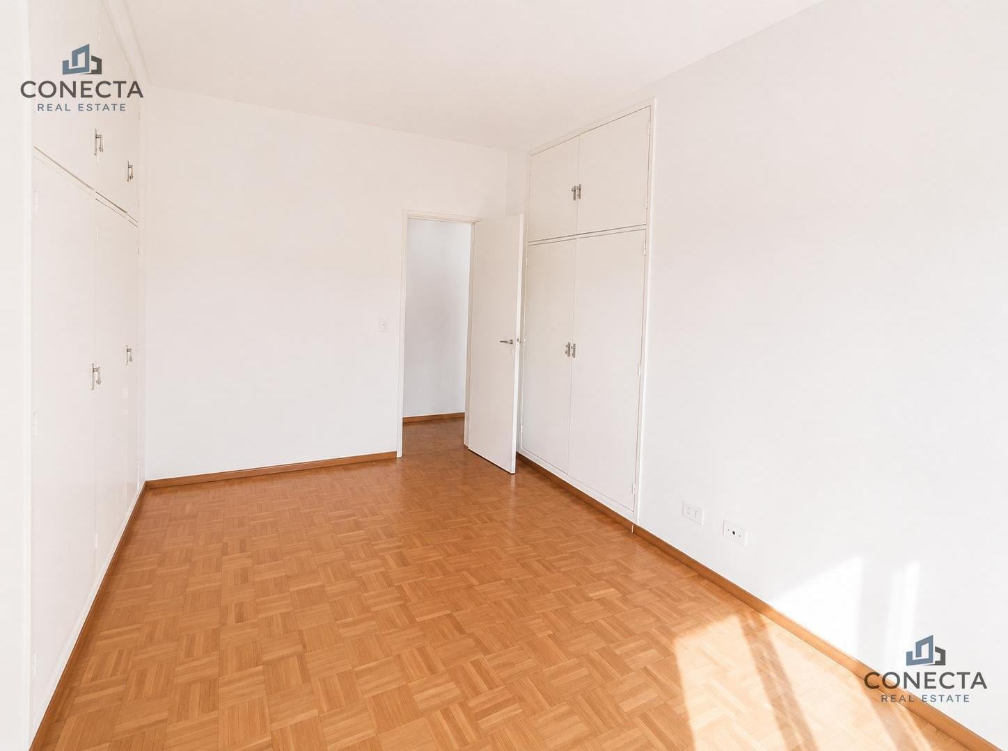 Foto de Venta Oportunidad A Refaccionar Semipiso 4 Amb y dep Flores, imagen 1