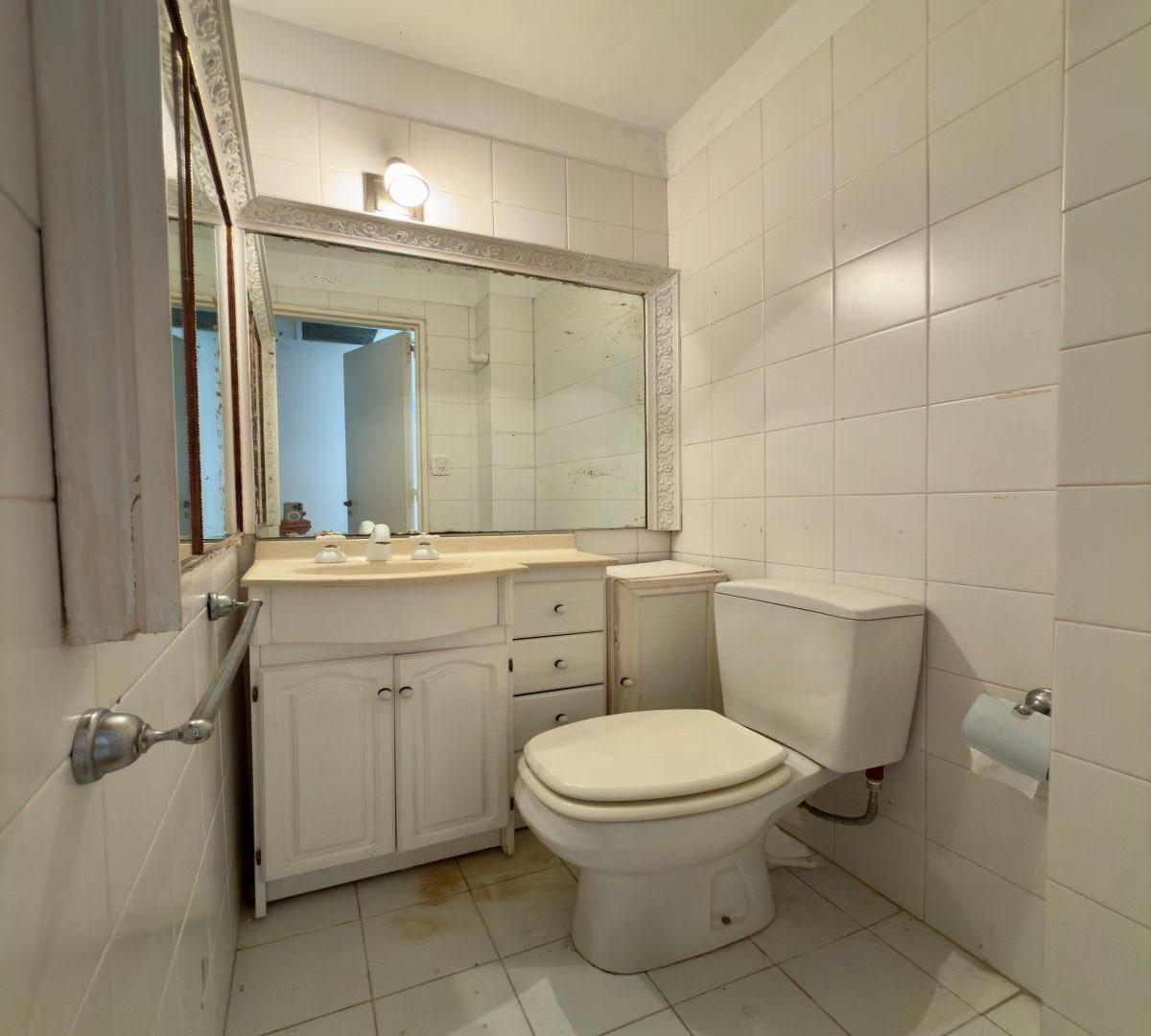 Foto de Departamento En Venta, 2 Dormitorios, Balcon, Al Frente, 2 Baños, imagen 1