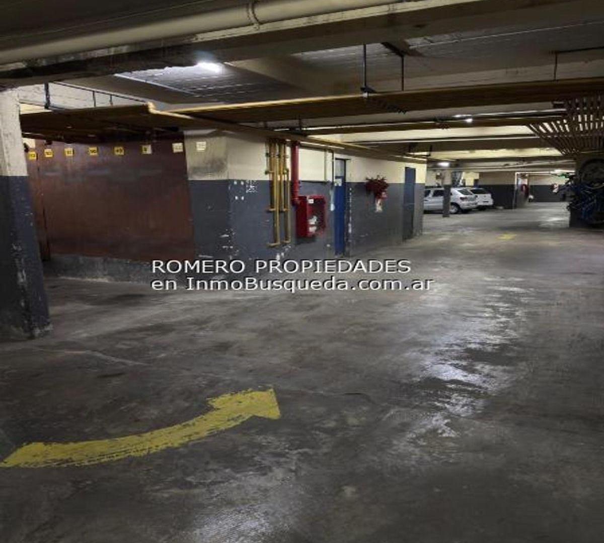 Foto de Cochera En Venta, Bajo Edificio, Rampa Fija, Porton Automatico, La Plata, imagen 1