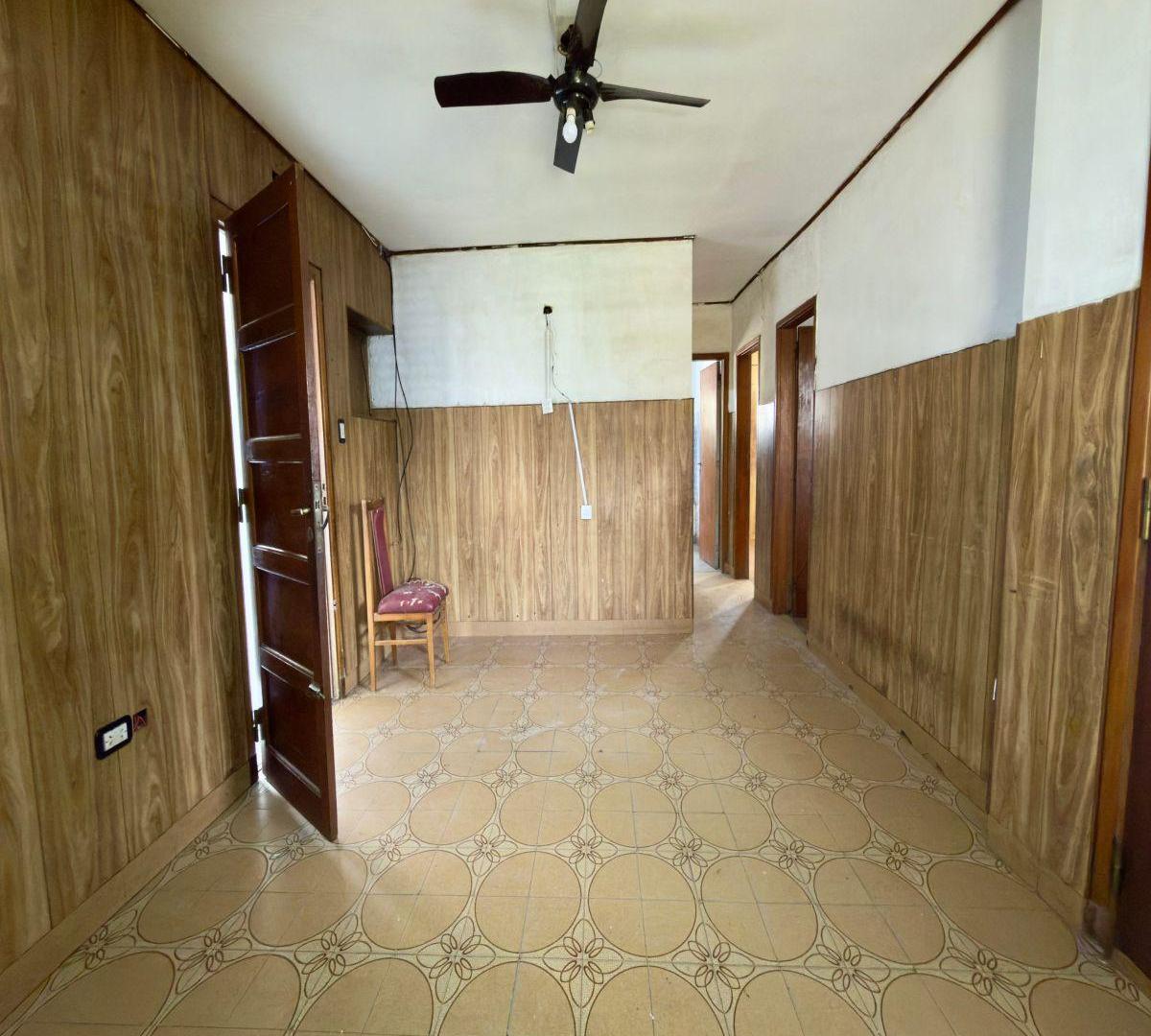 Foto de Casa En Venta, 2 Dormitorios, Cochera, Jardin, Los Hornos, imagen 2