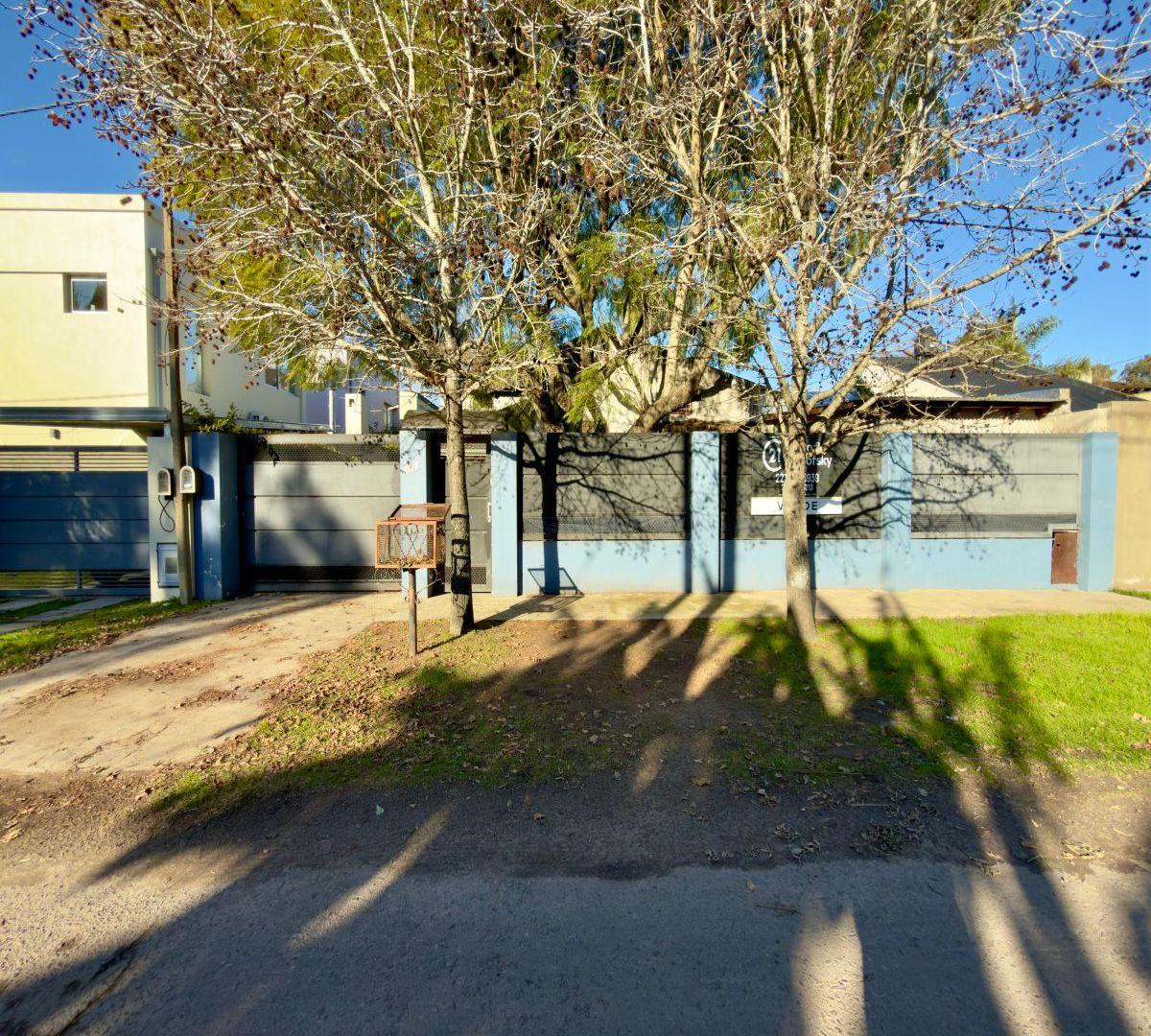 Casa En Venta 3 Dormitorios, Garage, Jardin, Pileta, Parrilla, La Plata