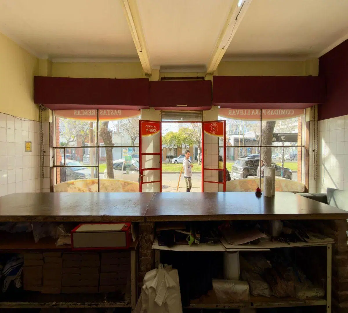 Local Comercial En Alquiler, Frente Amplio, Avenida, Opcional Departamento 3 Dormitorios, Plaza Malv 8