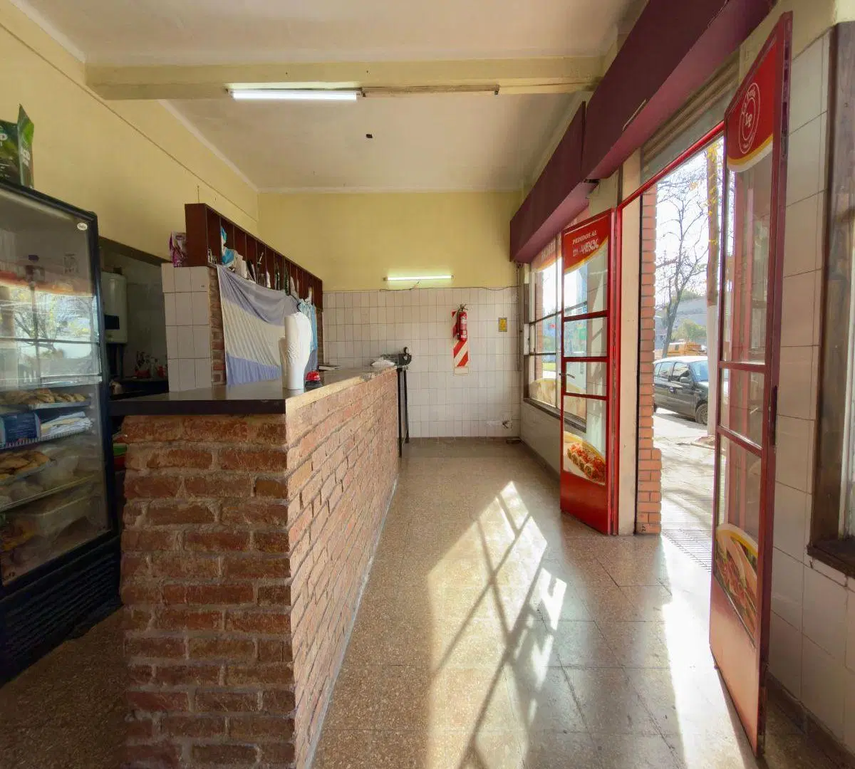 Local Comercial En Alquiler, Frente Amplio, Avenida, Opcional Departamento 3 Dormitorios, Plaza Malv 2