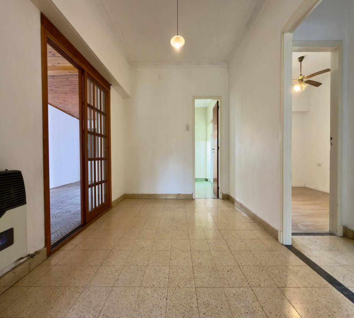 Foto de Casa En Alquiler, 2 Dormitorios, Cochera, Jardin, La Plata, imagen 4
