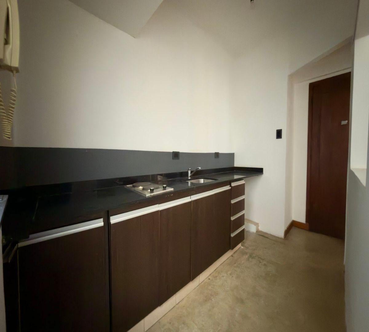 Foto de DEPARTAMENTO 2 DORMITORIOS, FRENTE, BALCON, LA PLATA 46 Y 8, imagen 3