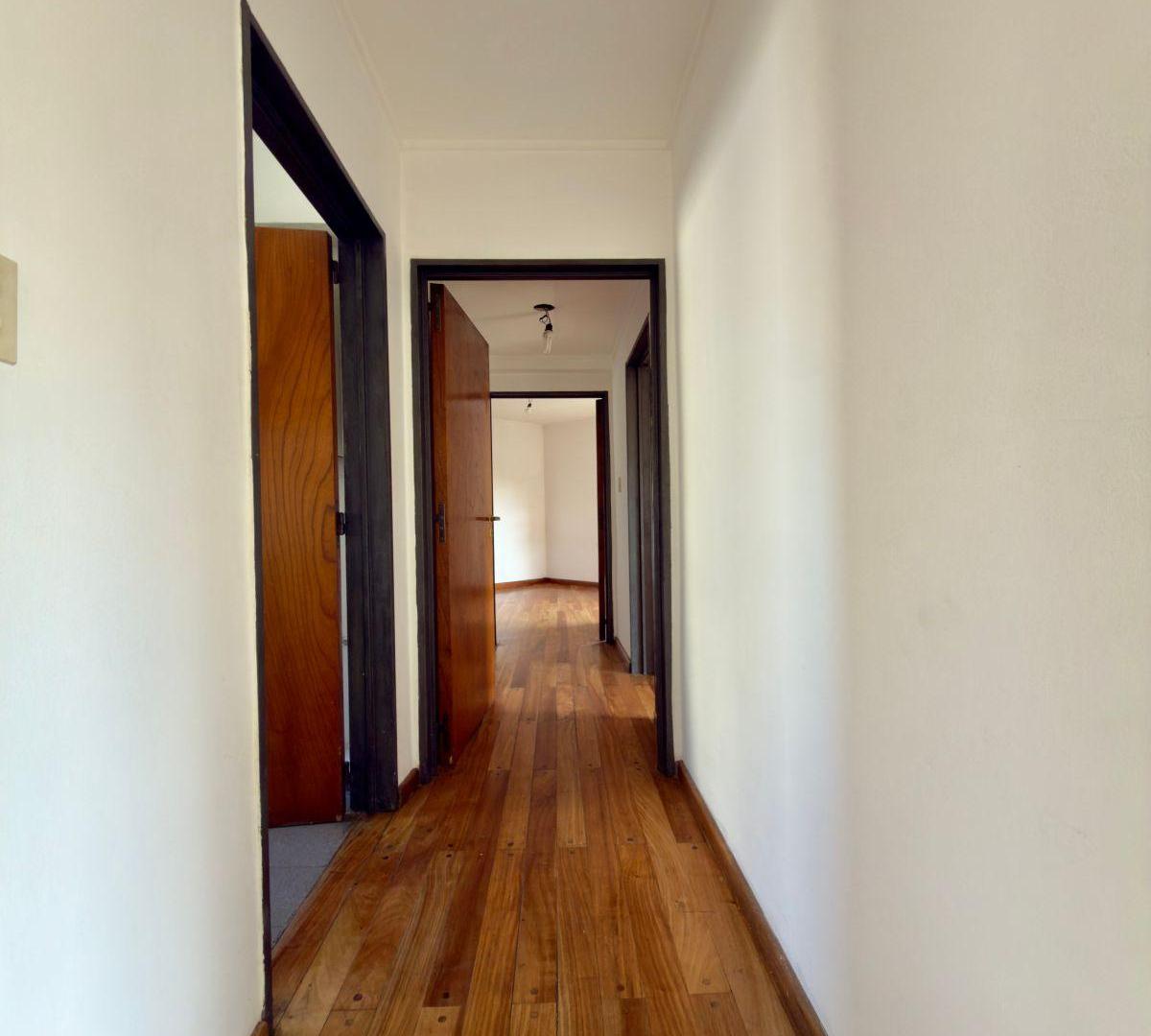 Foto de DEPARTAMENTO EN ALQUILER, 2 DORMITORIOS, FRENTE, BALCON, COCHERA, imagen 1