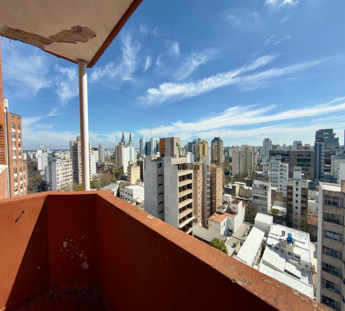 Foto de Departamento de 2 dormitorios en alquiler, frente, balcon – 56 entre 9, imagen 3