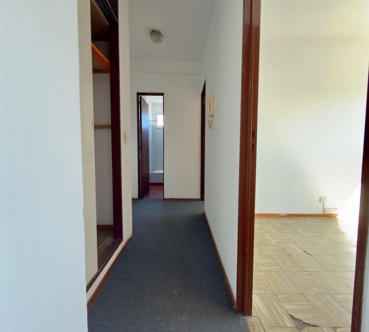 Foto de Departamento de 2 dormitorios en alquiler, frente, balcon – 56 entre 9, imagen 4