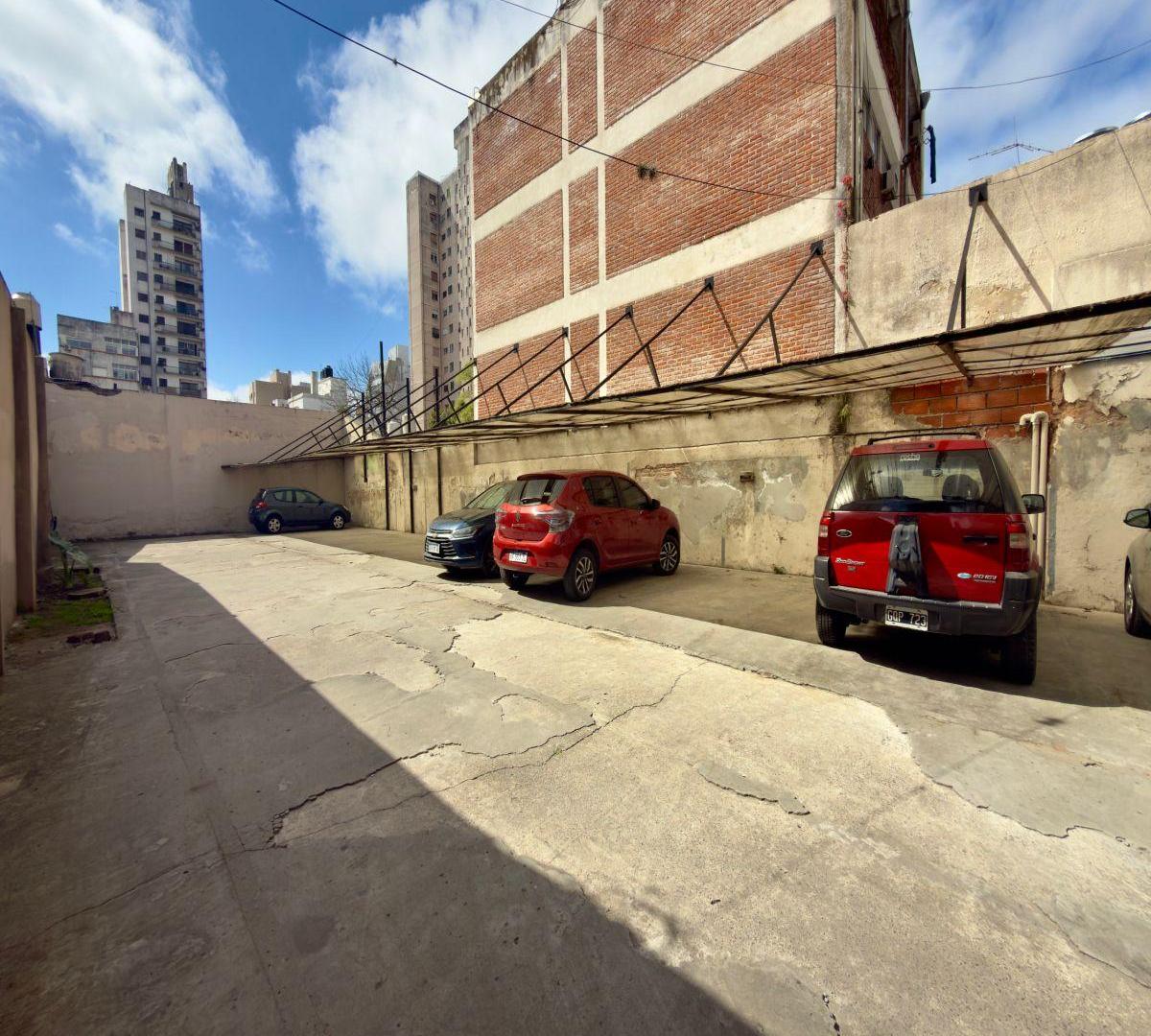 Foto de Cochera semicubierta en venta – 8 entre 57 y 58 | Plaza Moreno, imagen 5