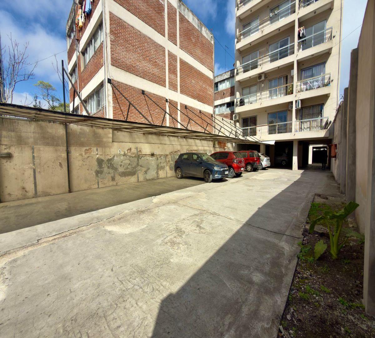 Foto de Cochera semicubierta en venta – 8 entre 57 y 58 | Plaza Moreno, imagen 3